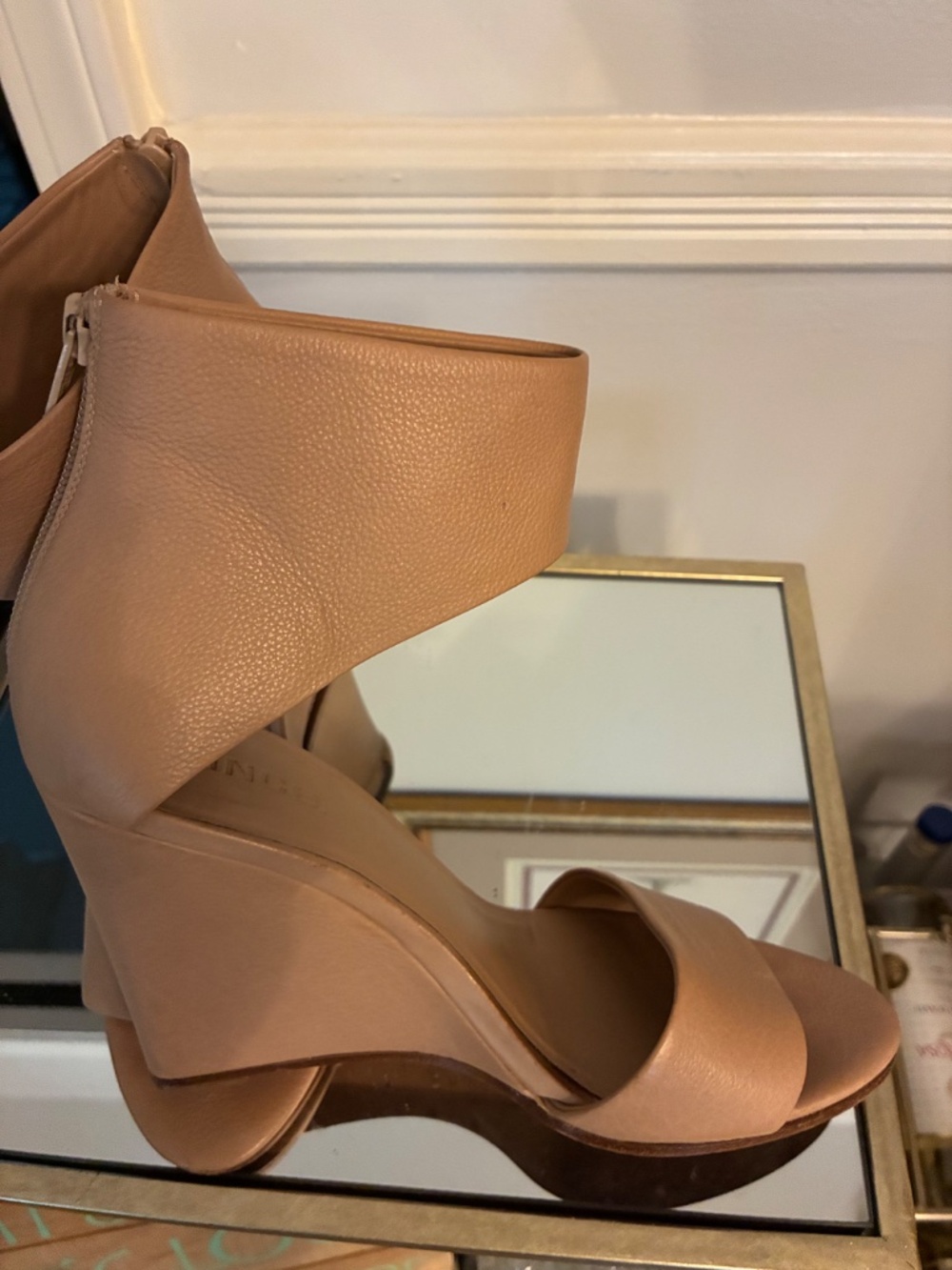 Vince Vero Cucio  4 Inch Wedge zip back 7M